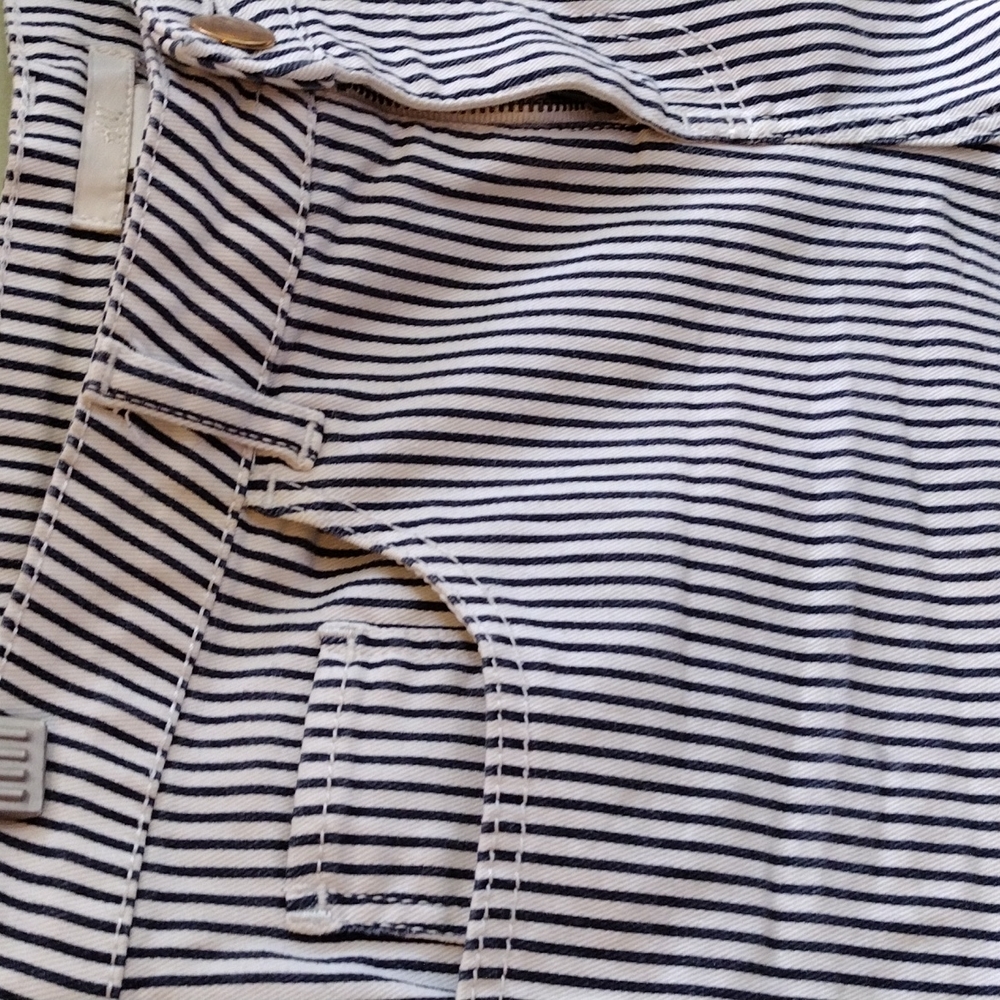 Women's H&M size 4 conductor shorts - pine striped